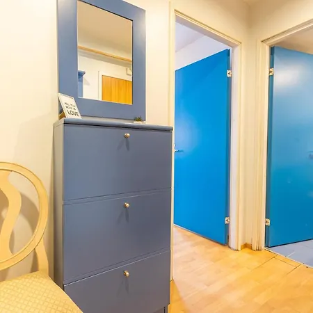 Apartment Daily - Split Level Near Port *