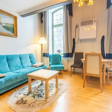 Apartment Daily - Split Level Near Port *